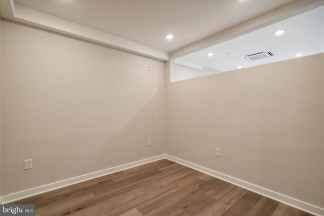 Building Photo - 3449 Scotts Ln