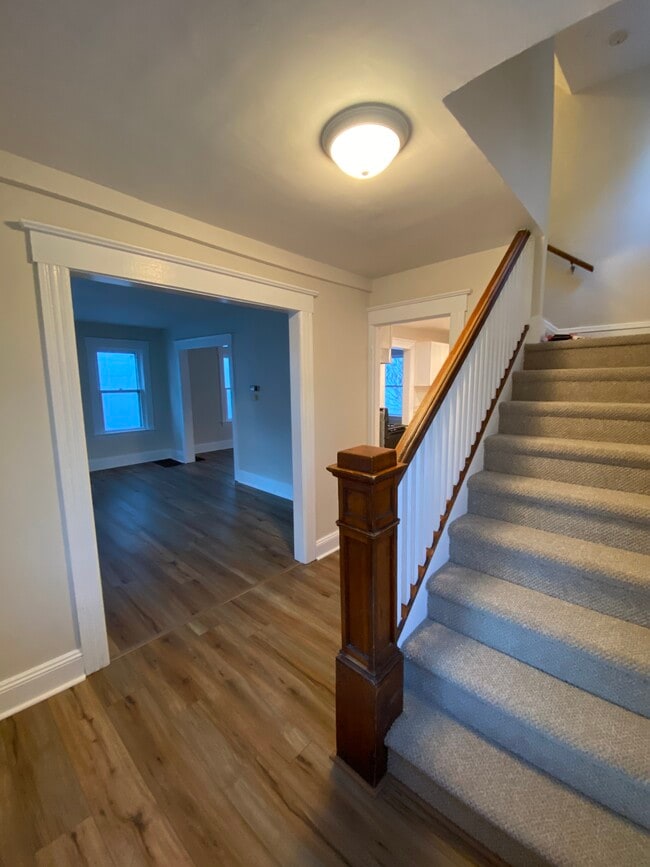 Entry Way - 134 High St