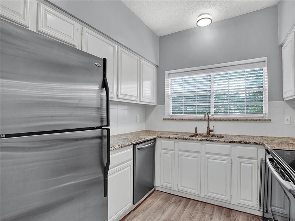 Foto principal - 8555 Fair Oaks Crossing