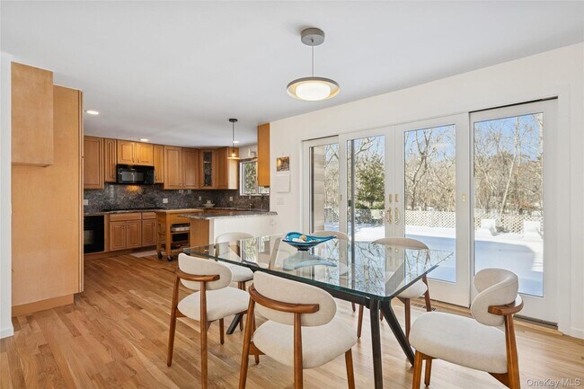 Building Photo - 15 Rivers Rd