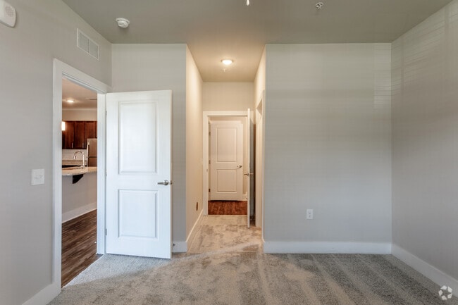 2BR, 2BA - 1,135SF - Crowne at Briargate