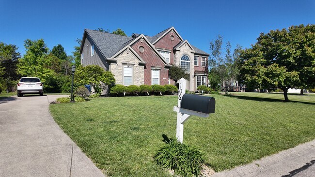 Photo - Spacious 4-Bed Gem with Balcony, Vaulted Ceilings, and Attached Garage in Loveland House