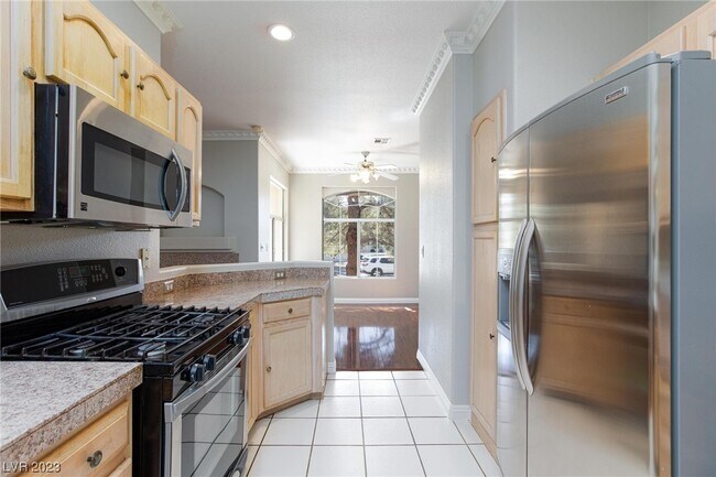 Building Photo - 2050 W Warm Springs Rd