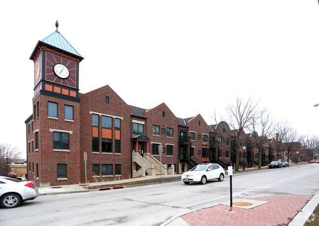 Building Photo - Woodland Avenue Brickstone