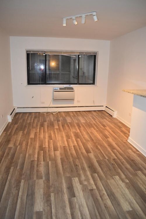 Foto del edificio - 6972 N Sheridan Rd