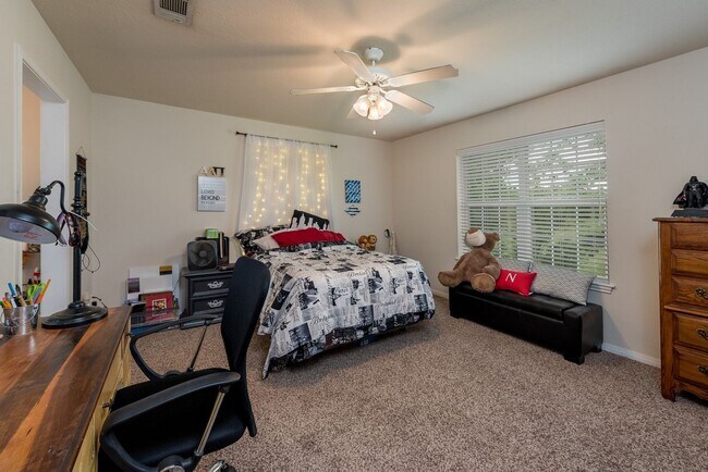 Foto del edificio - Beautiful 3 Bed, 3.5 Bath Minutes from Cam...