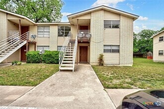 Building Photo - 726 Old Martindale Rd