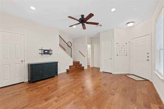 Building Photo - 1310 W Parmer Ln