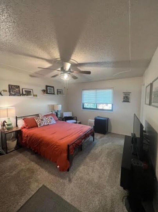 Foto del edificio - Available August 8th: Beautifully Updated ...