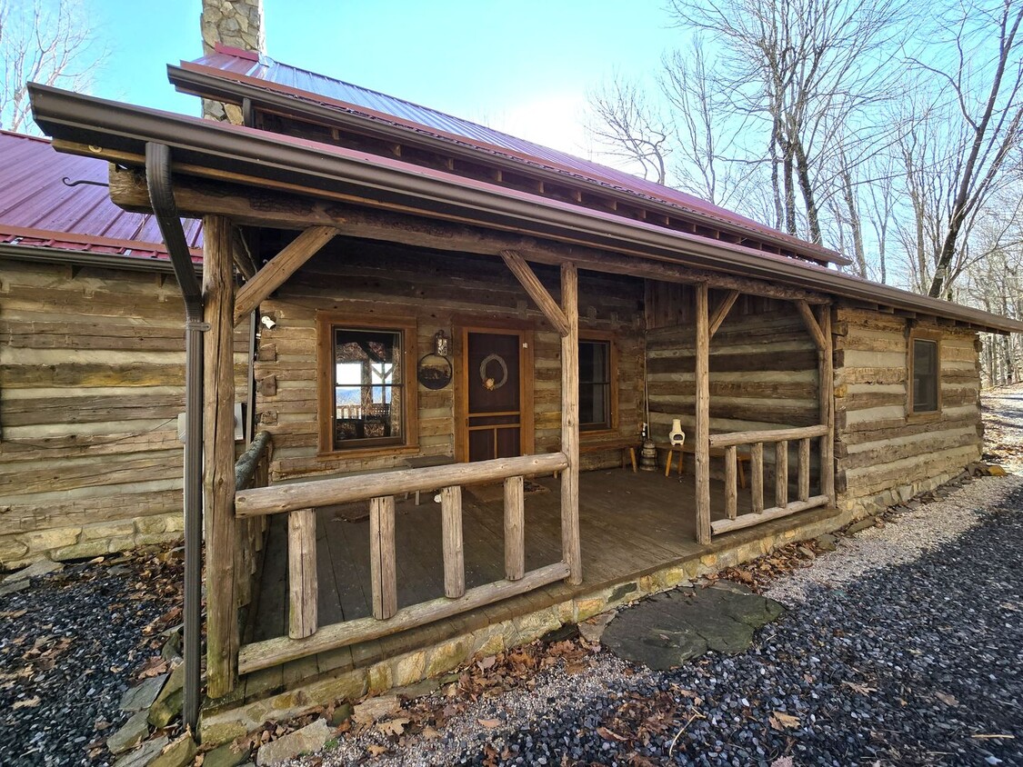 Primary Photo - Beautifully Furnished Log Cabin in Paved S...