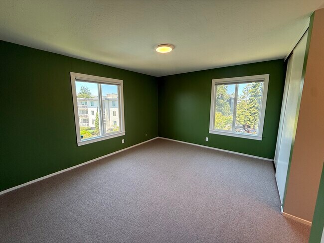 Building Photo - 960 Shorepoint Ct