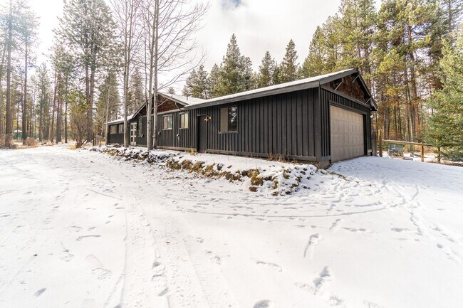 Building Photo - 17376 Lively Ln