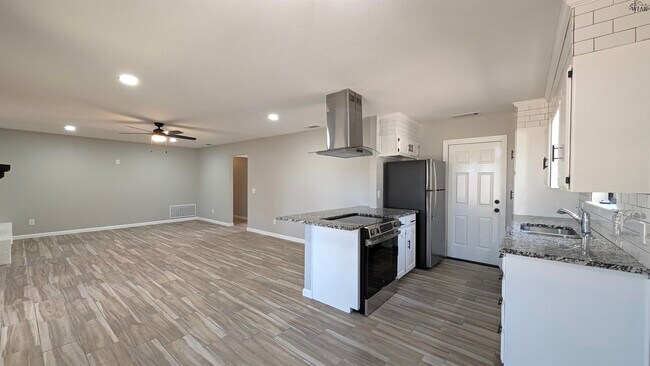 Building Photo - 991 Cheryl Dr