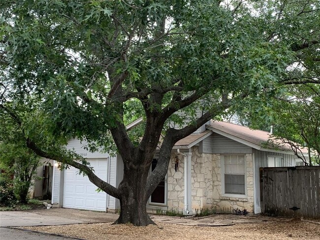 Building Photo - 5902 Green Acres