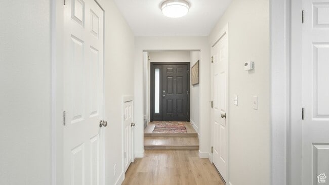 Building Photo - 167 Flowerfield Dr
