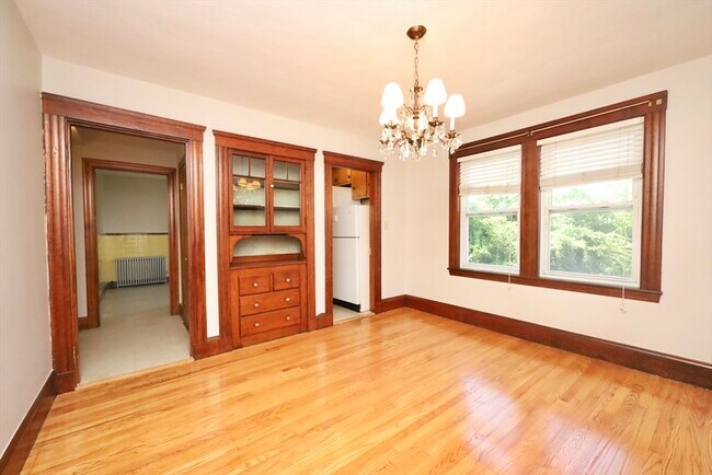 Building Photo - 360 Walden St