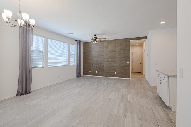 Foto del edificio - **1/2 OFF FIRST MONTHS RENT!**