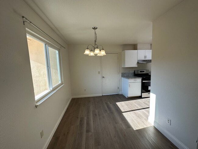 Building Photo - 2631 Dobbins Ln