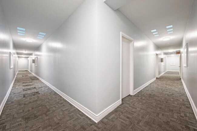 Building Photo - 657 E 79th St
