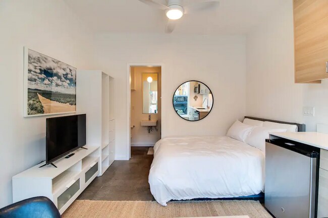 Foto del edificio - Partially Furnished Studio Apartment - Between Downtown Bend and Old Mill!