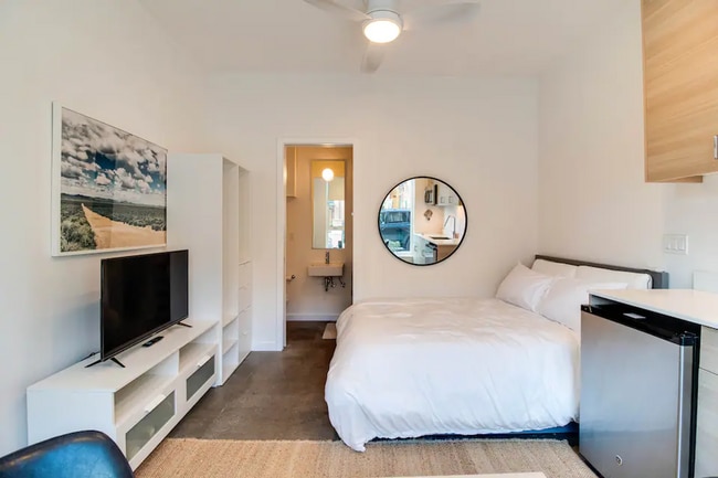 Building Photo - Partially Furnished Studio Apartment - Between Downtown Bend and Old Mill!