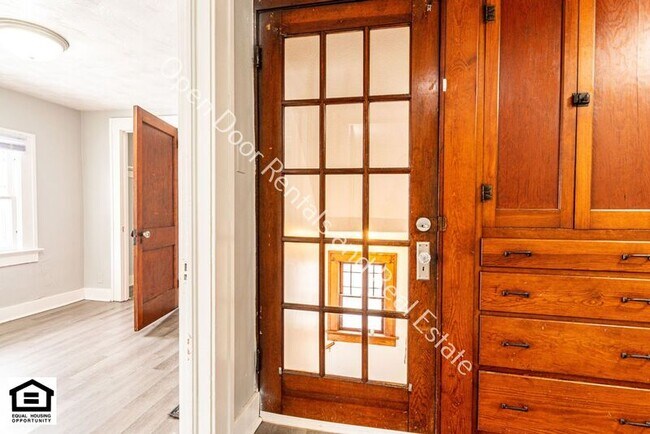 Foto del edificio - 2005 1/2 Bayer Ave