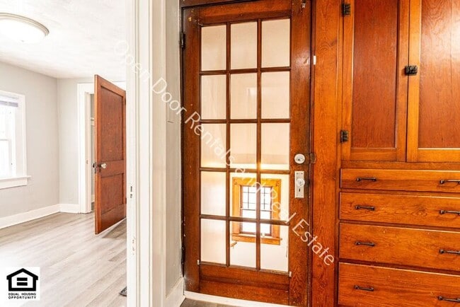 Building Photo - 2005 Bayer Ave