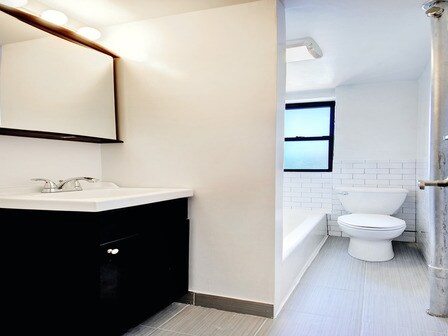 Foto principal - 731 Lafayette Ave