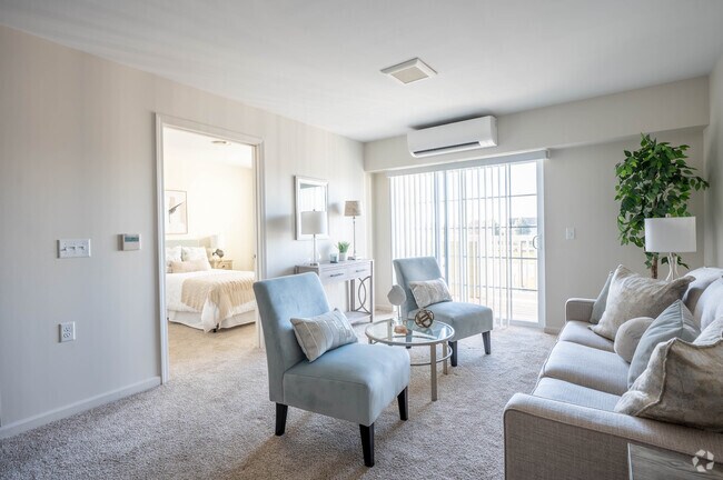 Sala de estar - Gardens on Gateway Senior Apartments