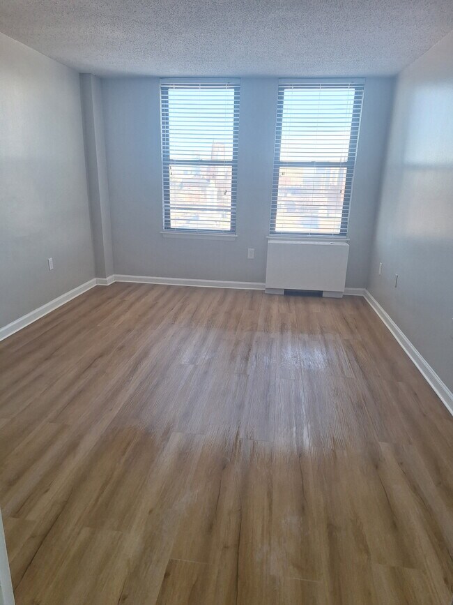 Building Photo - 967 Asylum Ave