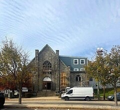 Building Photo - 157 Green St