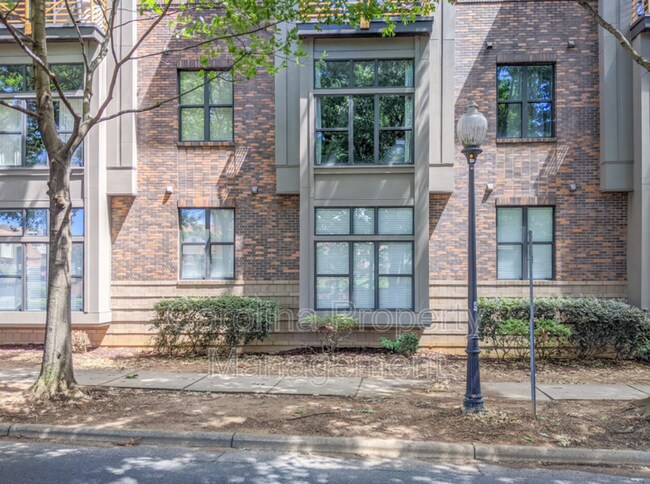Foto del edificio - 716 N Davidson St
