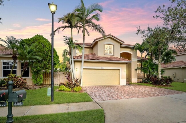 Building Photo - 4308 Diamond Terrace