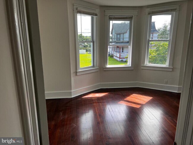Foto del edificio - 529 Bridgeboro St