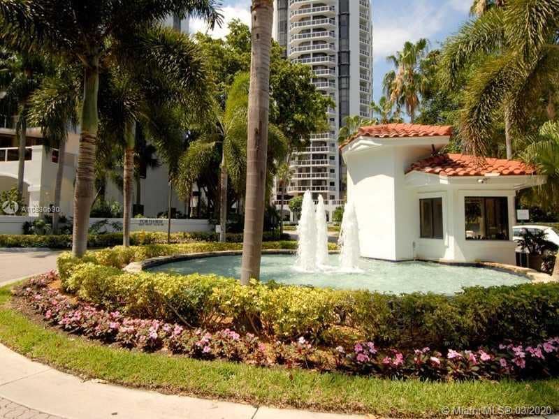 Primary Photo - 3600 Yacht Club Dr