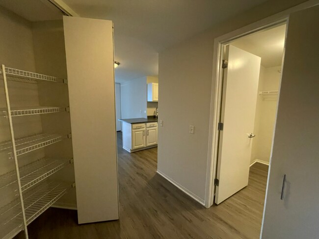 Foto del edificio - 541 N State St