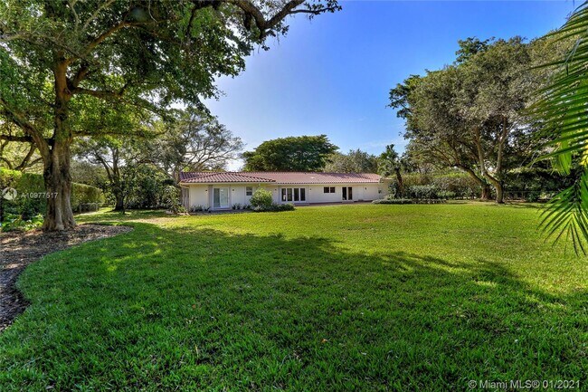 Building Photo - 5285 SW 84th St