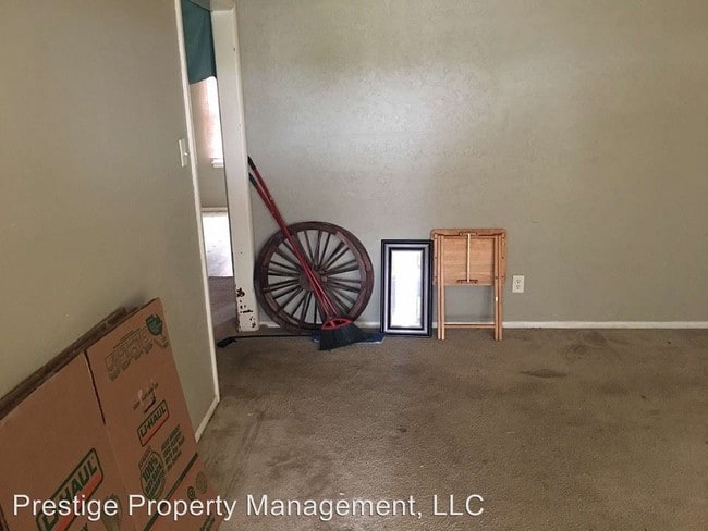 Building Photo - 3 br, 1 bath House - 1307 NW Lawton Ave