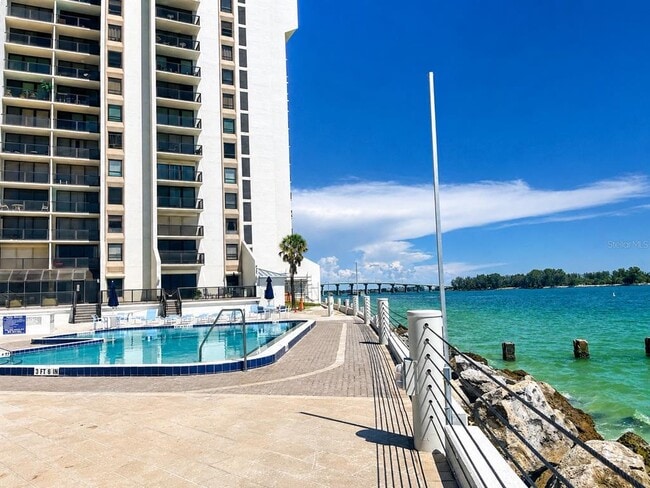 Foto del edificio - 450 S Gulfview Blvd