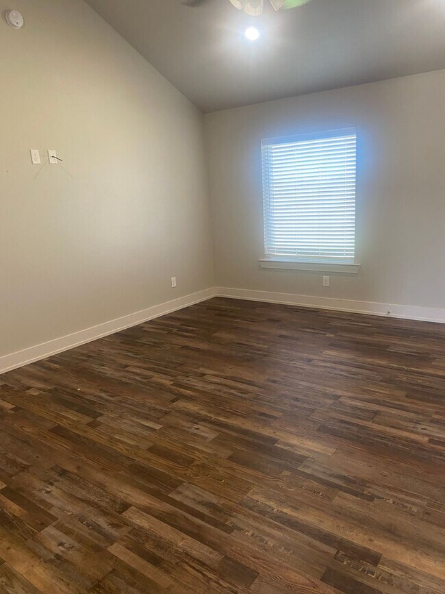 Foto del edificio - 1609 Ave. O-FOR SALE