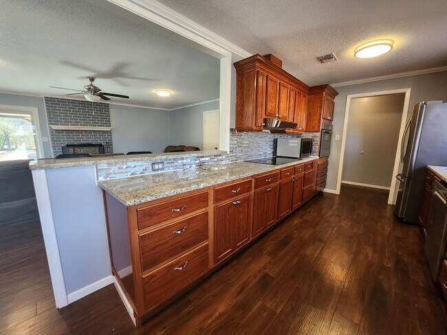 Foto del edificio - Available Now, PG 4 Bedroom