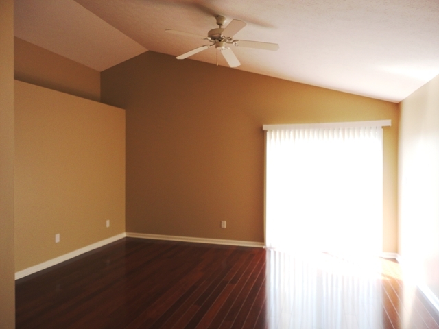 Foto del edificio - 409 E Clear Lake Lane