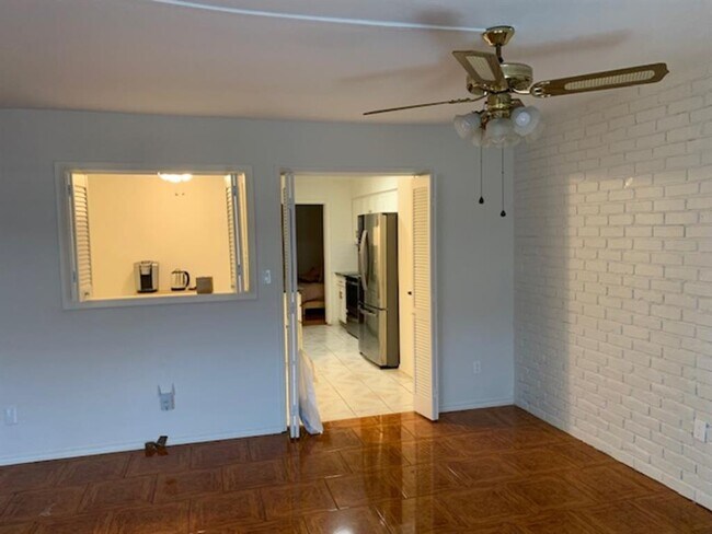 Foto del edificio - 14460 Misty Meadow Ln