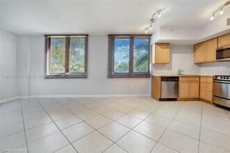 Building Photo - 2630 SW 28th St