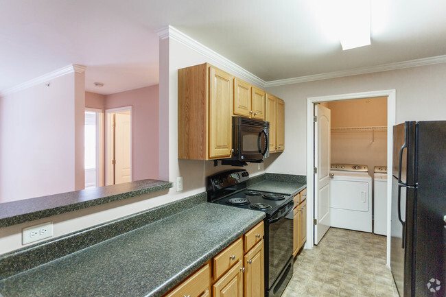 Kitchen - Brookwood Terrace Apartments