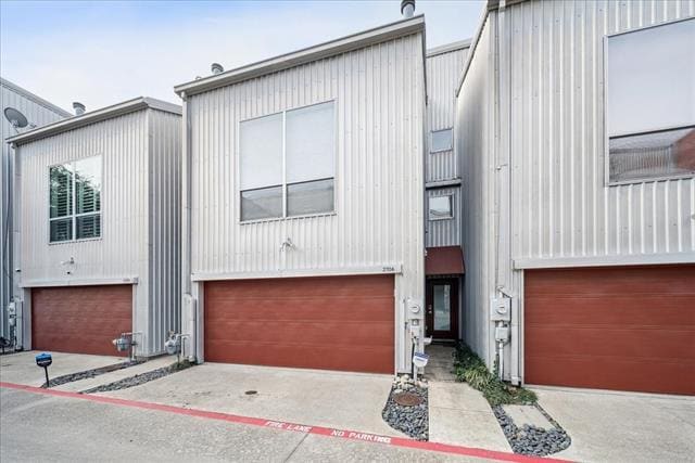 Building Photo - 2706 Shelby Ave
