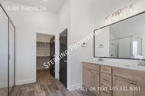 Building Photo - 16308 Dakota Dr