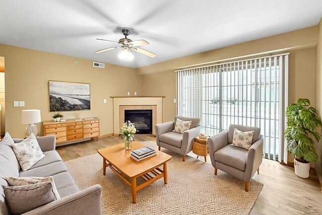 Living Room - Prairie Bend Apartments