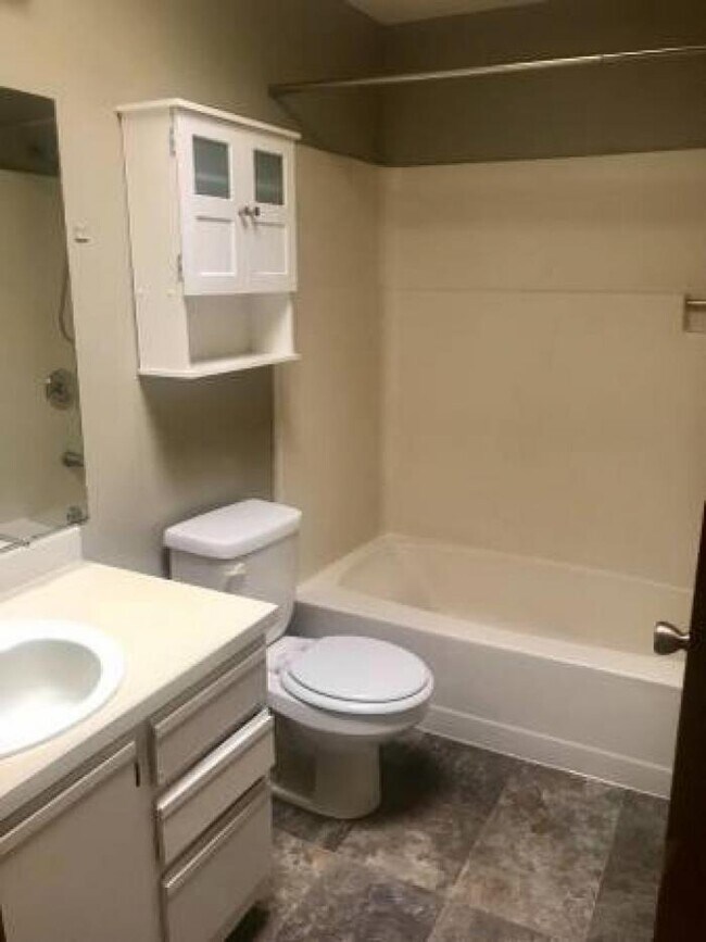 Foto del edificio - 2 bedroom in Seattle WA 98107
