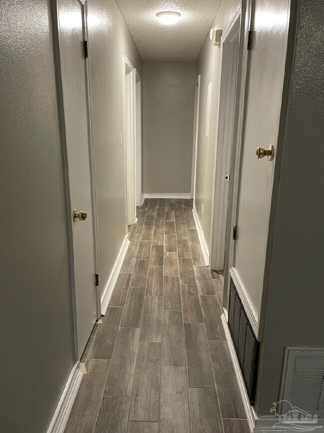 Building Photo - 4601 Rambling Way